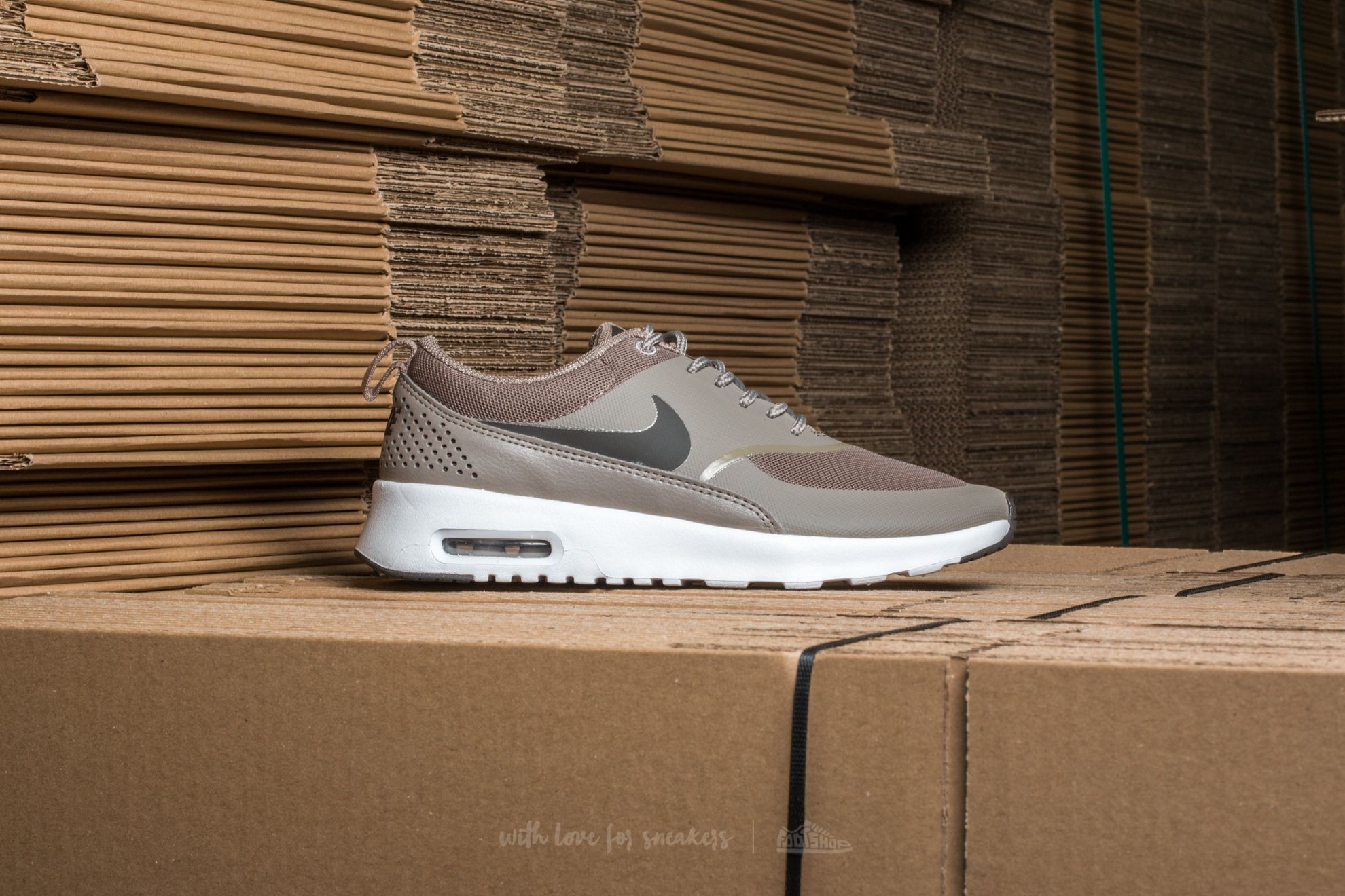 Încălțăminte și sneakerși pentru femei Nike WMNS Air Max Thea Iron/ Dark Storm-White