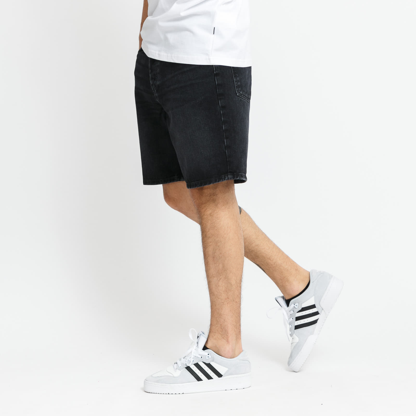 Rövidnadrágok Carhartt WIP Newel Short Black Mid Worn Wash