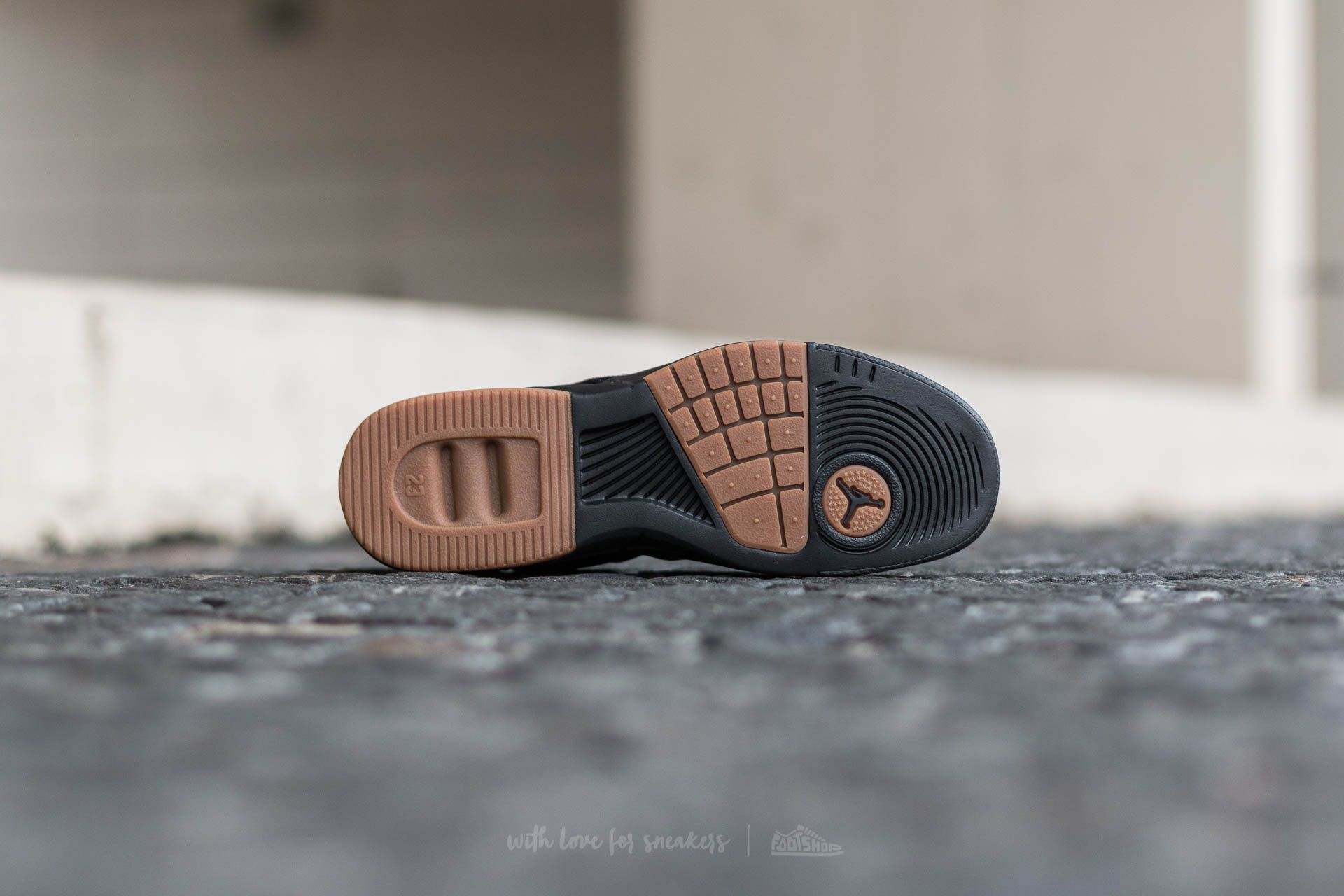 Férfi cipők Jordan Academy Black/ Anthracite-Gum Med Brown
