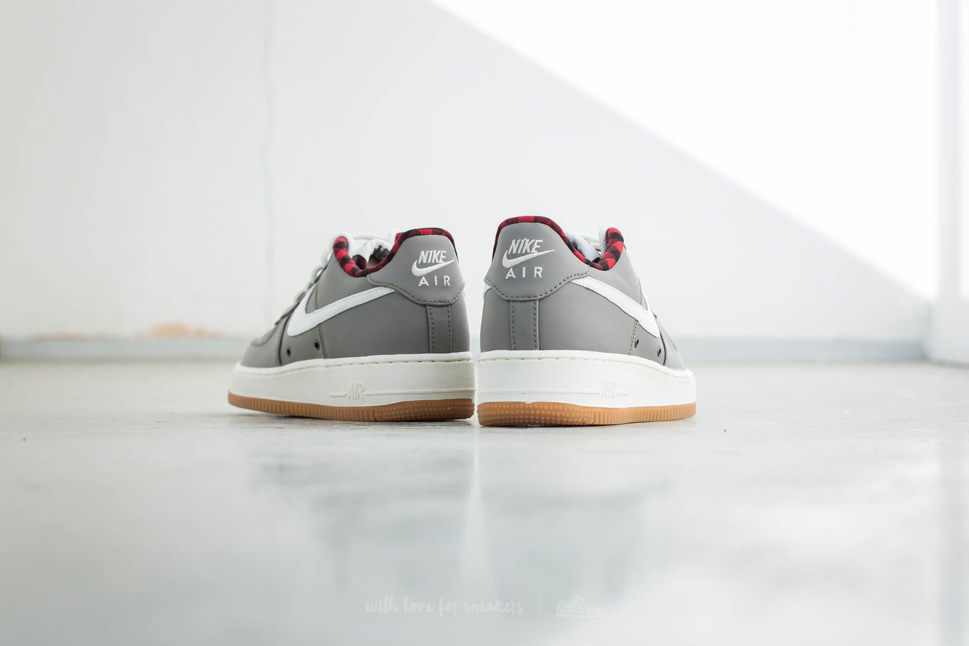 Nike air force taupe clearance
