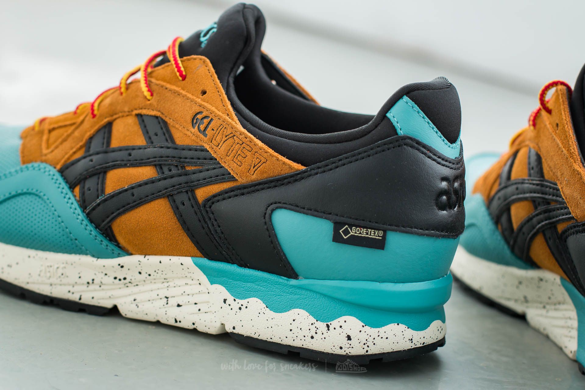 Asics gel v gore tex on sale