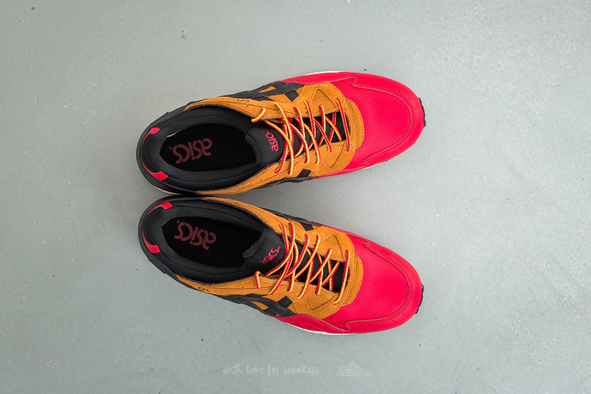 Low tops Asics Gel Lyte V Goretex Red Black Footshop
