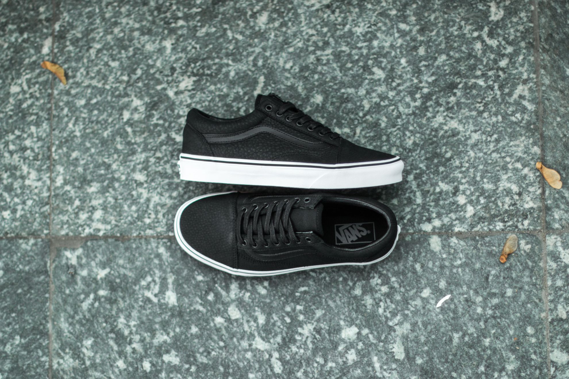 Vans old skool premium leather black top