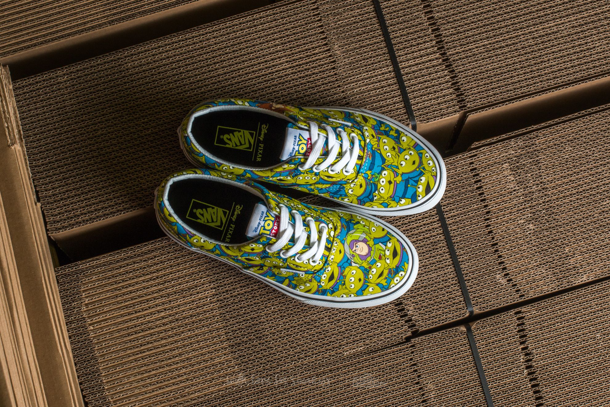 Kids sneakers and shoes Vans Era Toy Story Aliens True White