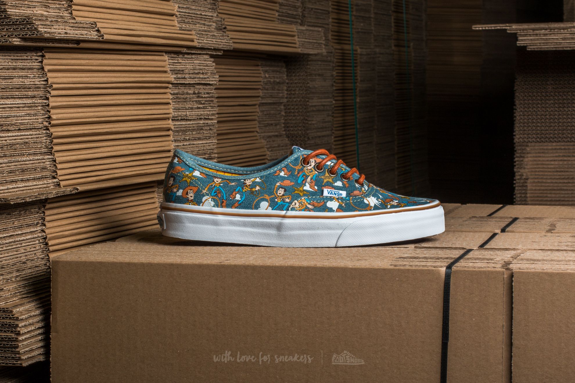 Brown woody vans outlet