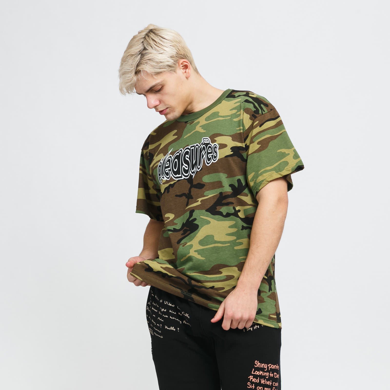 T-shirts PLEASURES Strain Logo Tee Camo Green/ Brown/ Black