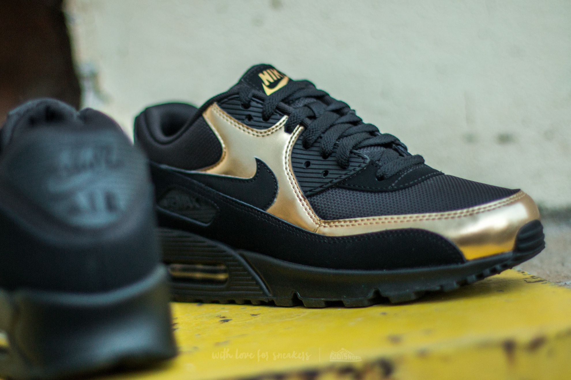 Herren Sneaker und Schuhe Nike Air Max 90 Essential Black Black Metallic Gold Footshop