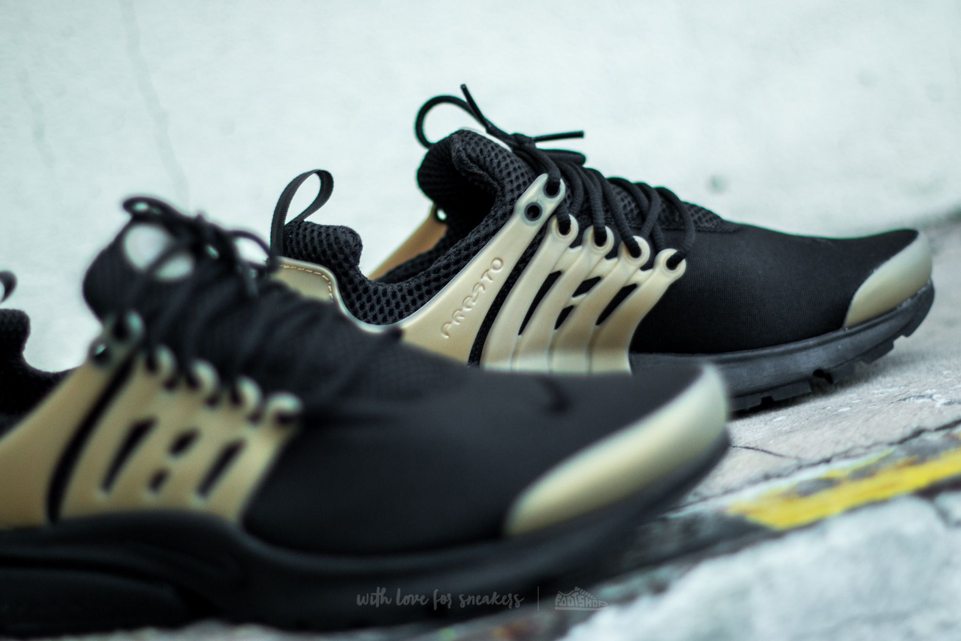 Men s shoes Nike Air Presto Essential Black Black Metallic Gold Footshop