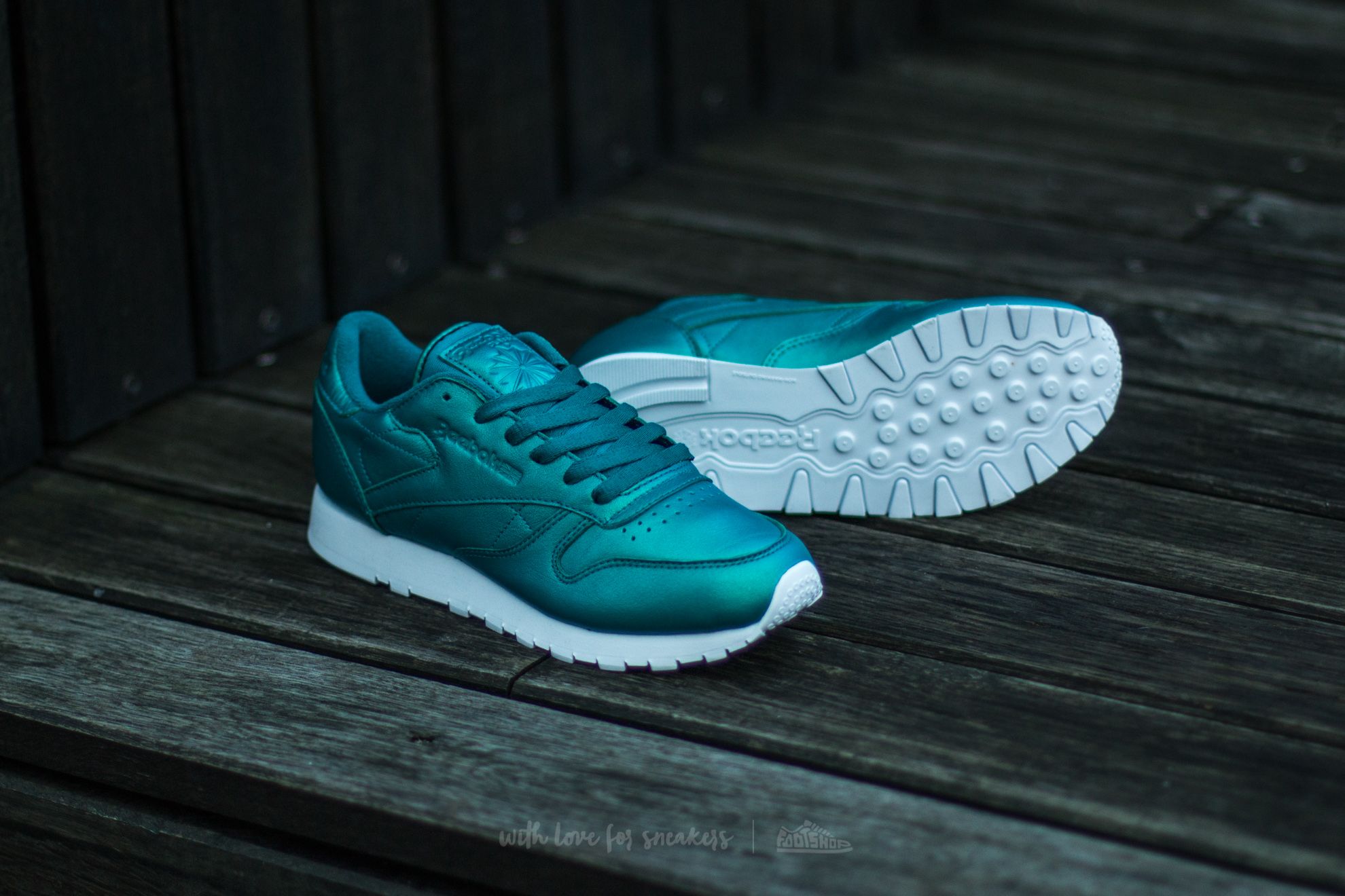 Reebok outlet pearlized white