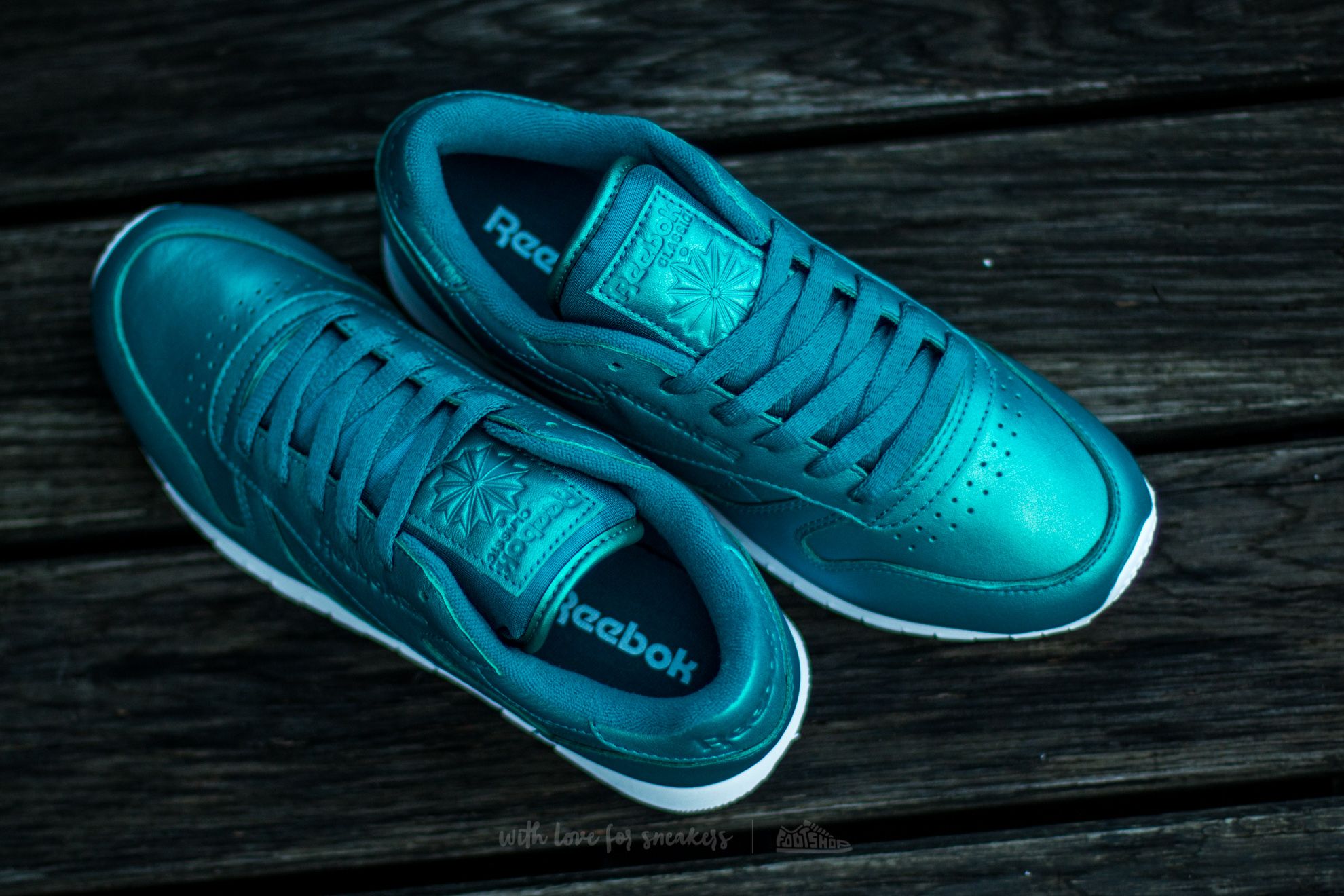Women s shoes Reebok Classic Leather Pearlized Emerald White