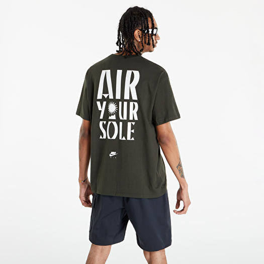 nike sportswear dna tee