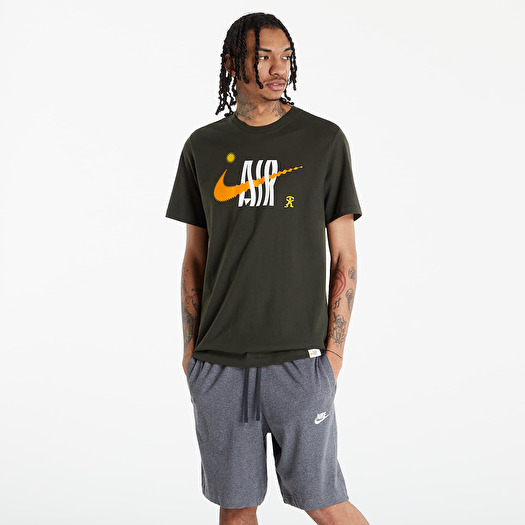 nike sportswear dna tee
