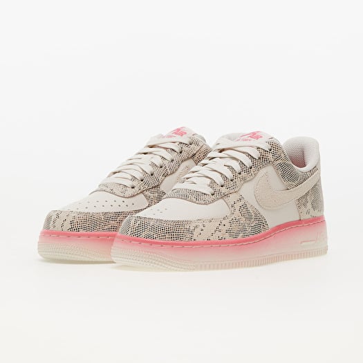 Nike air force 1 lv8 womens clearance