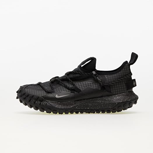 Mountain nike top