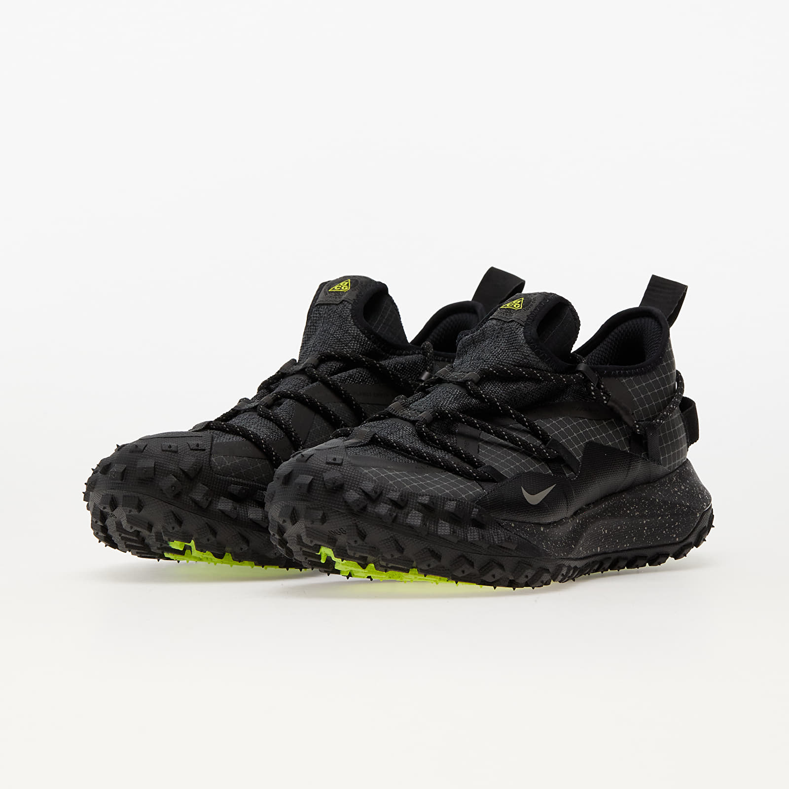 Men s shoes Nike ACG Mountain Fly Low GORE TEX SE Dk Smoke Grey Iron Grey Dk Smoke Grey Footshop