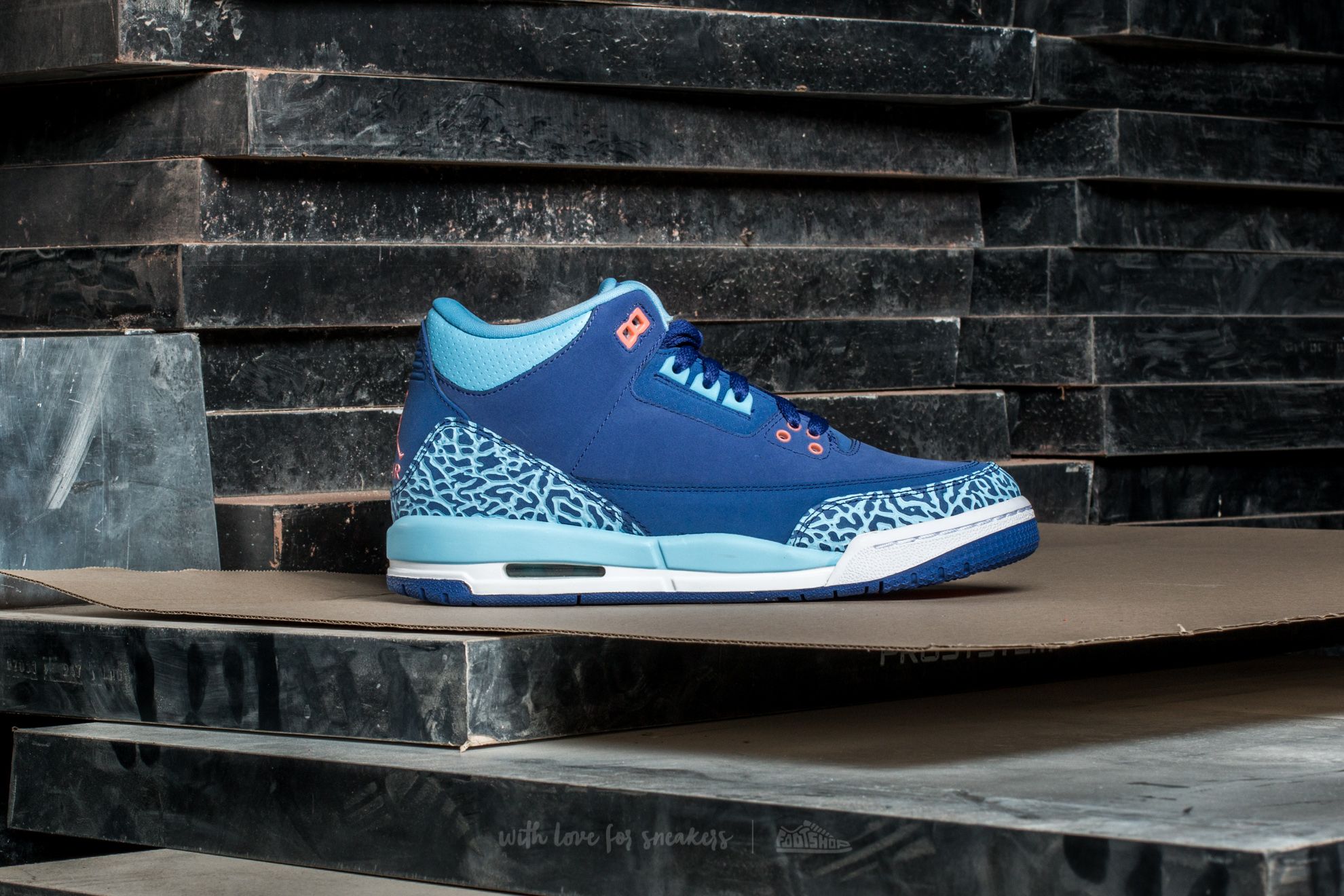 Women's shoes Air Jordan 3 Retro GG Dark Purple Dust/ Atomic Pink