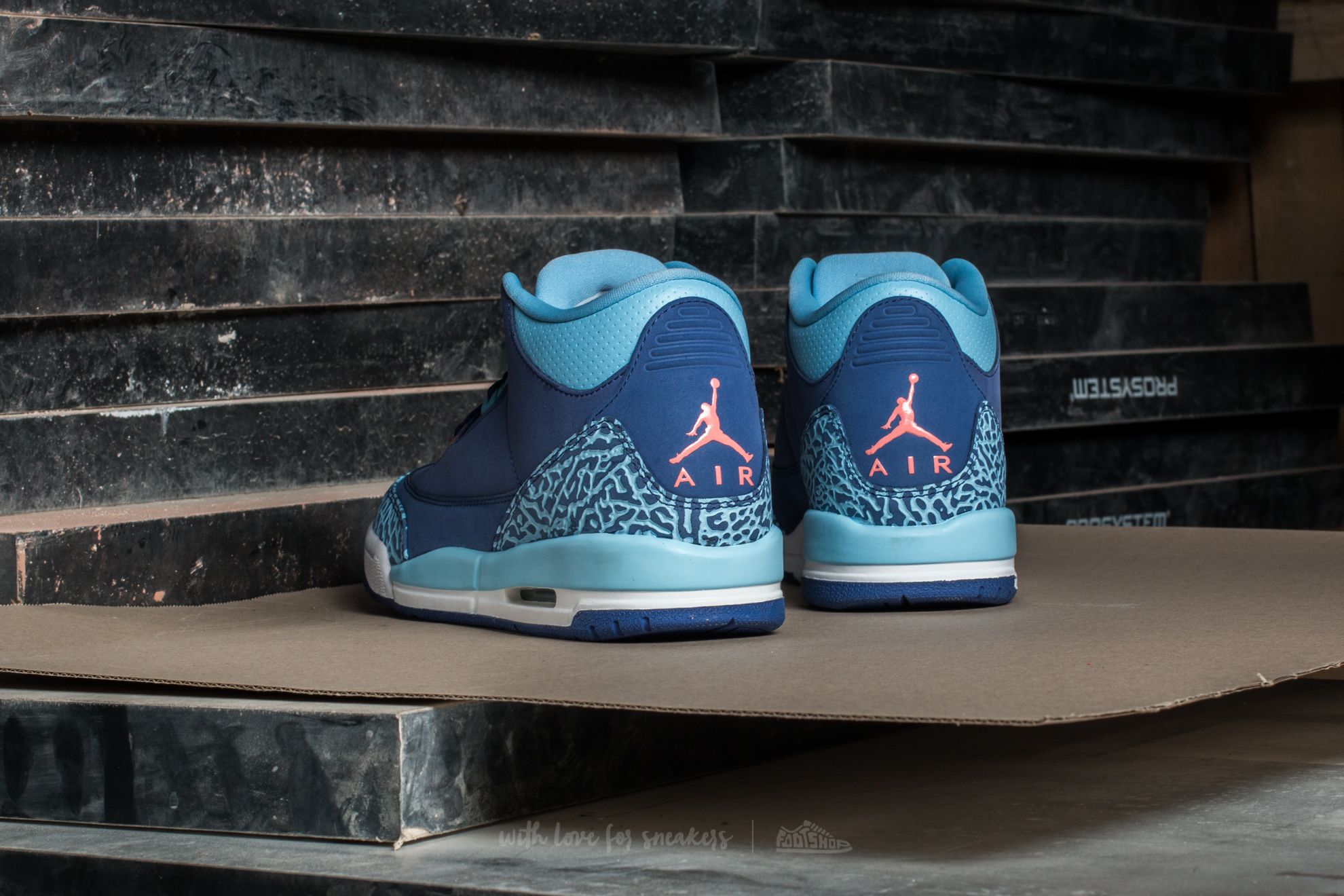 Women's shoes Air Jordan 3 Retro GG Dark Purple Dust/ Atomic Pink