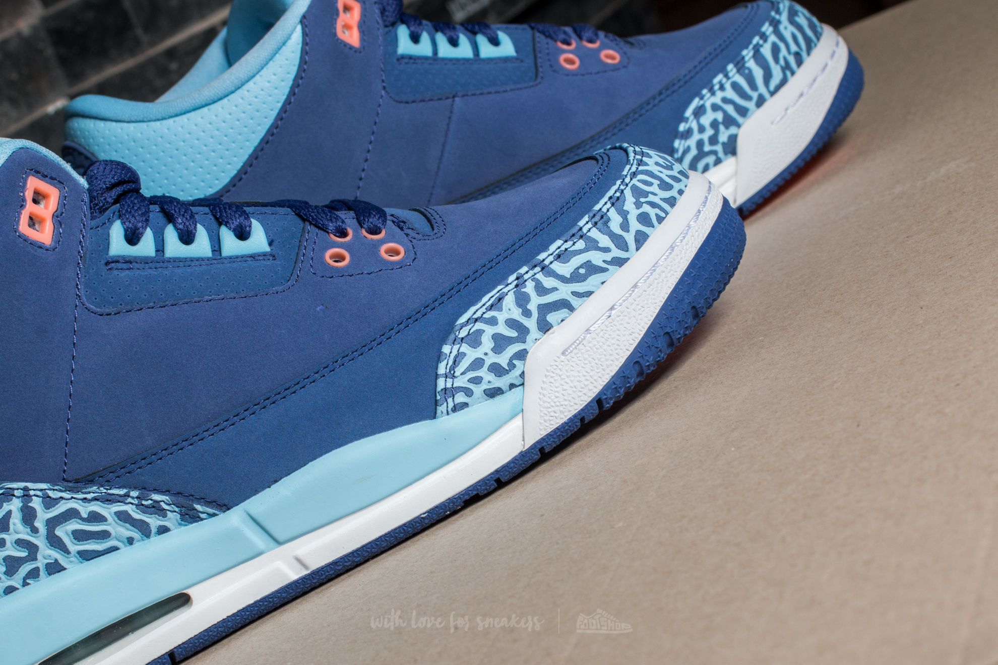 Women's shoes Air Jordan 3 Retro GG Dark Purple Dust/ Atomic Pink