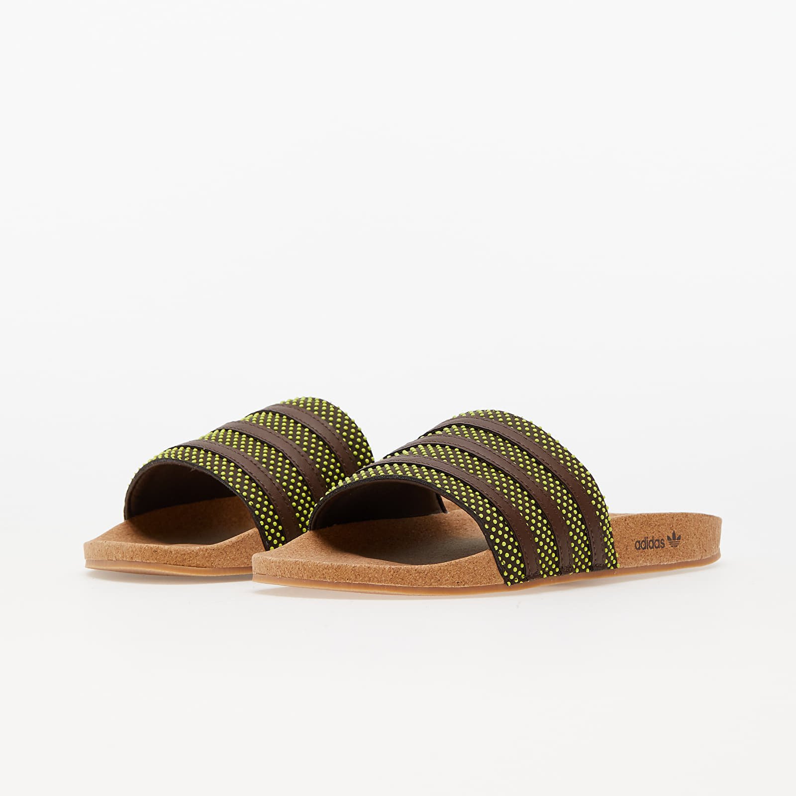 Chaussures et baskets homme adidas Adilette Plant And Grow Brown Brown Sefr Yellow Footshop