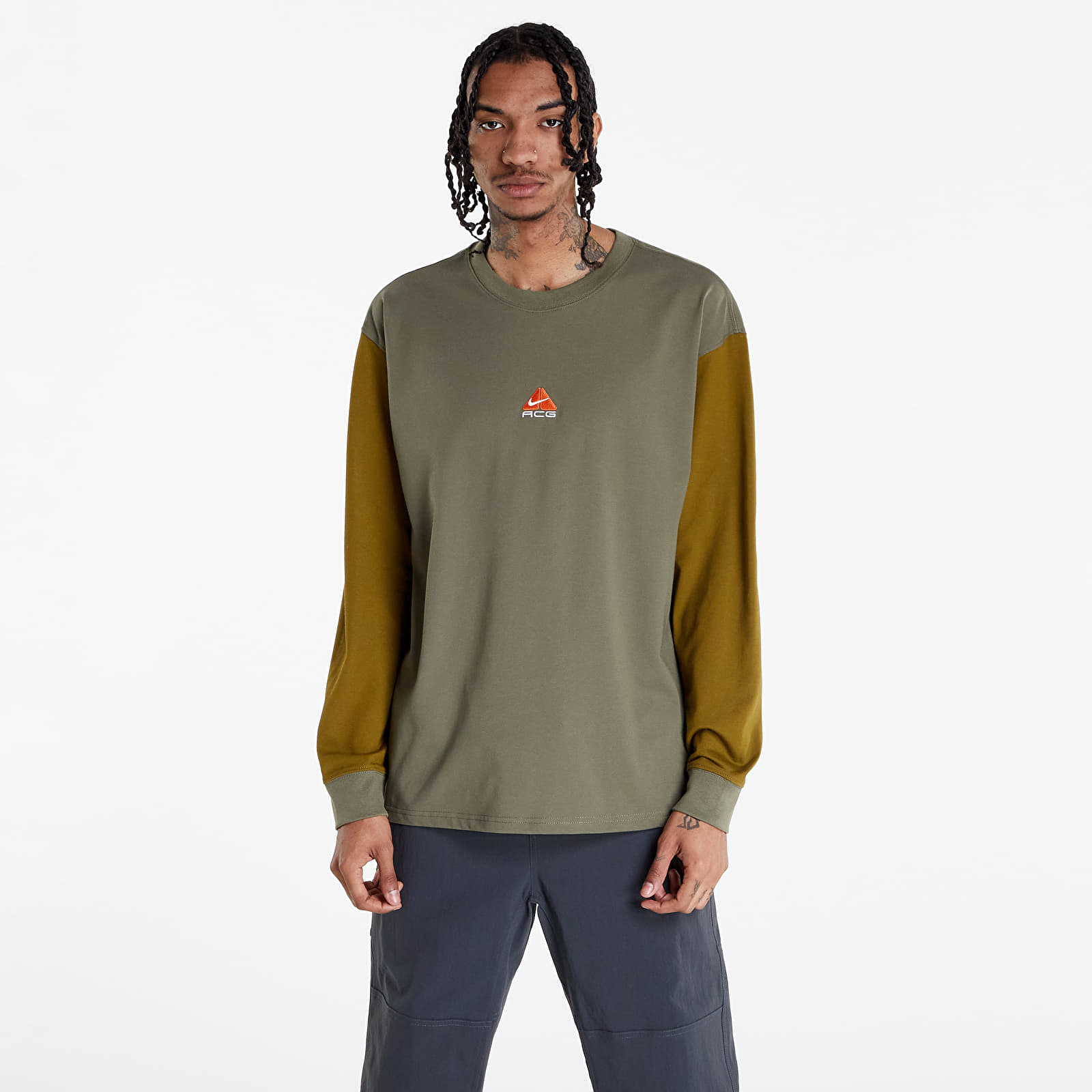 ★ Nike★ Sportswear T-shirt M Medium Olive HJ0733222 HJ073 セール】ナイキ スポーツウェア メンズ Tシャツ / Nike