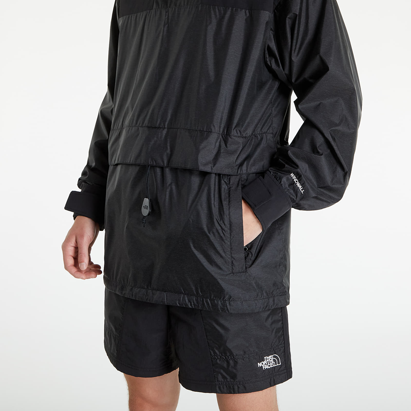 Jackets The North Face Outline Anorak Tnf Black