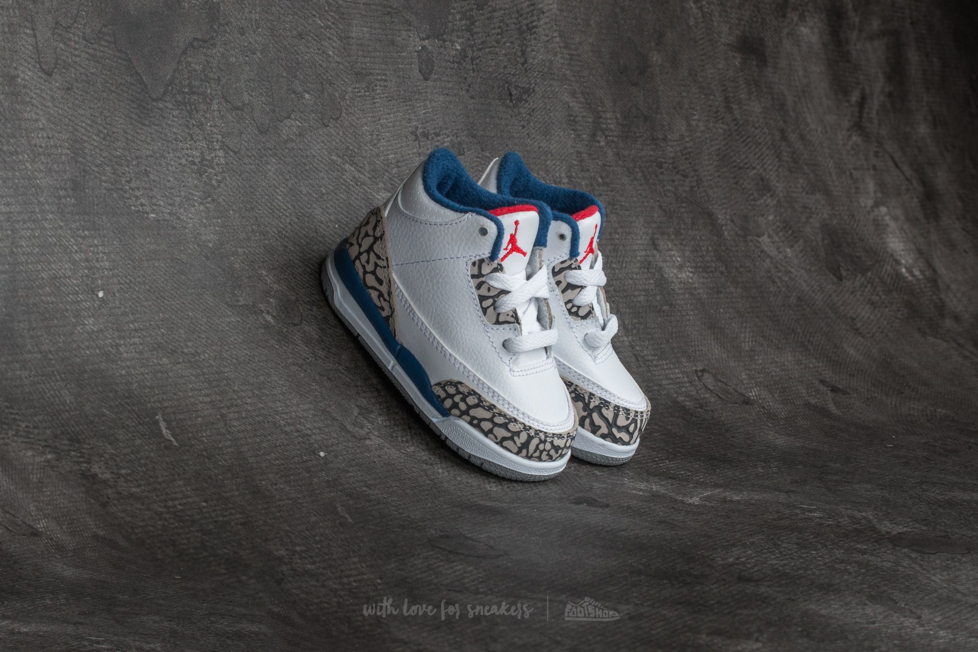 Gyerek sneakerek and cipők Jordan 3 Retro (BT) White/ Fire Red-True Blue