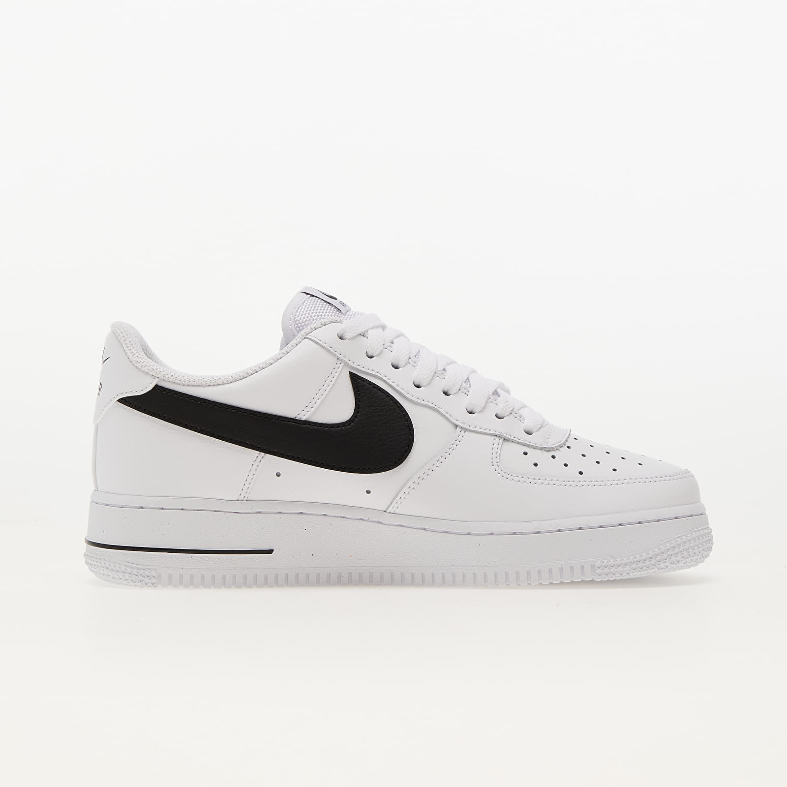 Moški čevlji Nike Air Force 1 '07 White/ Black