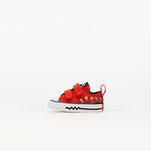 Converse x Peanuts Chuck Taylor All Star 2V