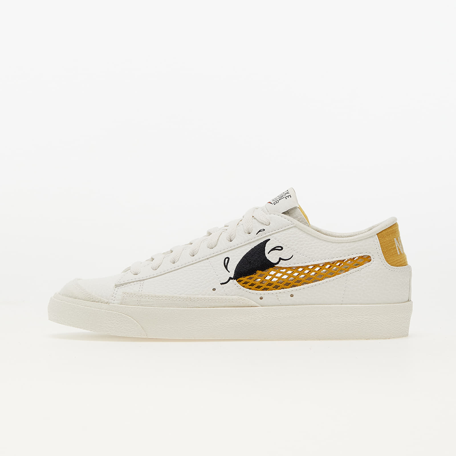 Nike blazer low mens gold online
