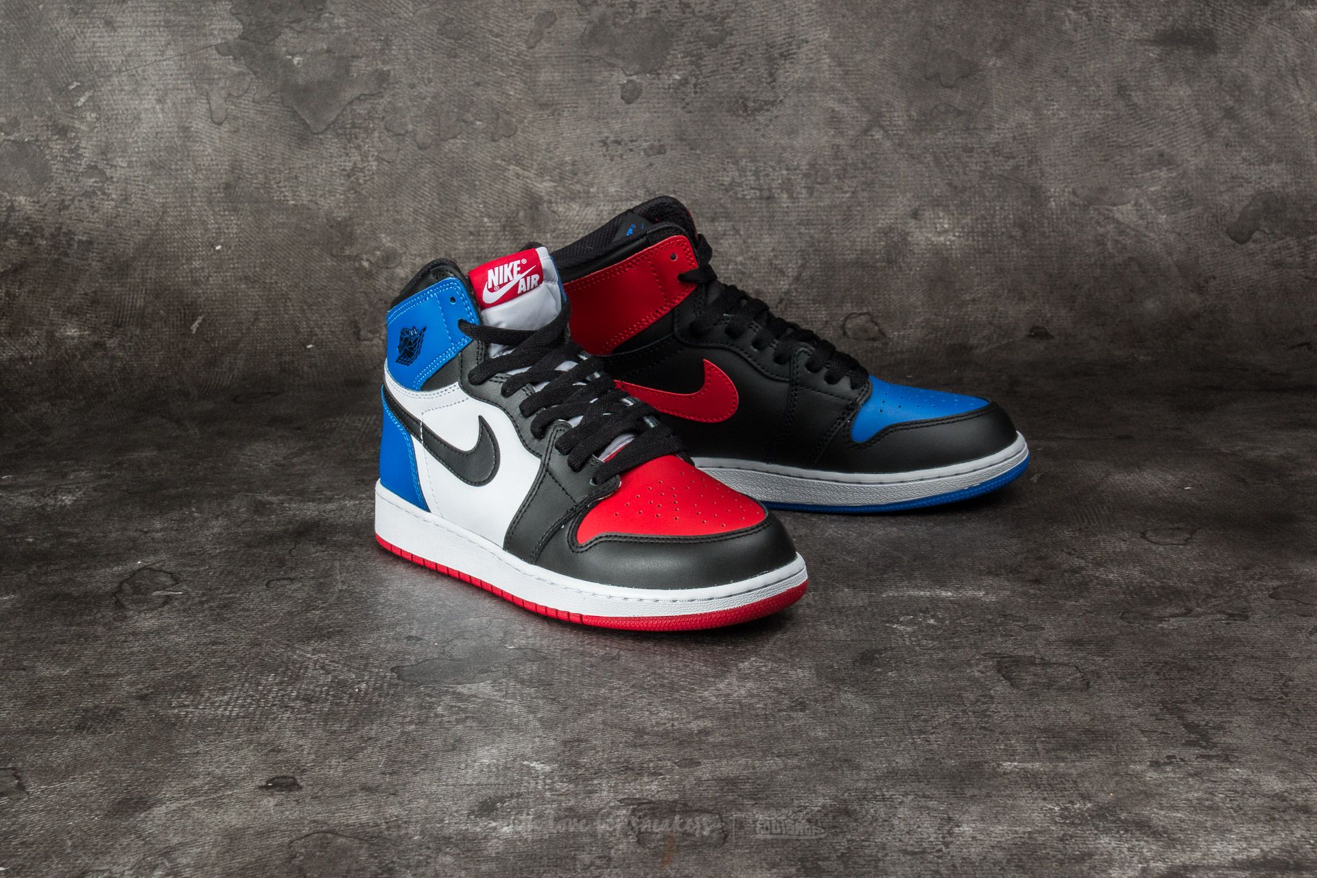 Jordan 1 retro high og top 3 clearance