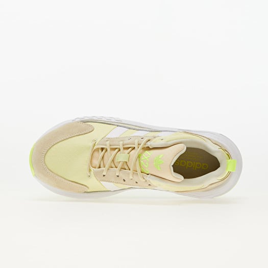 Women's shoes adidas ZX 22 BOOST W Sand/ Ftw White/ Yellow Tint 