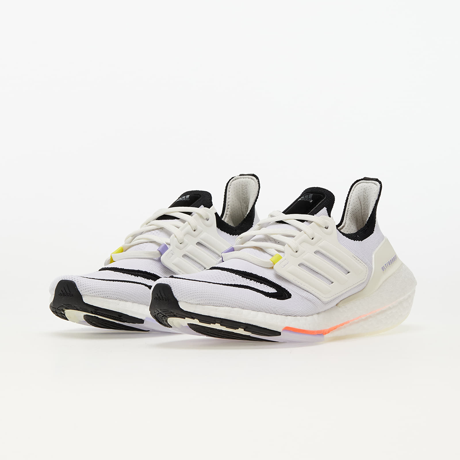 Női cipők adidas UltraBOOST 22 W Core White/ Core White/ Solar Red