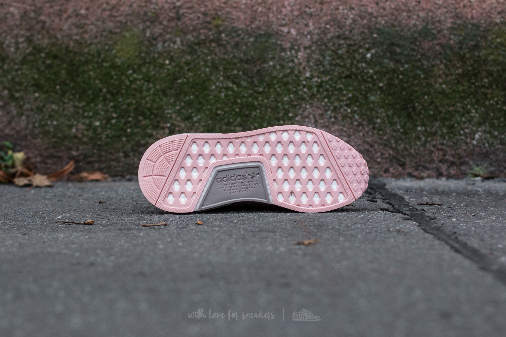 Dámske topánky a tenisky adidas NMD_XR1 W Vapour Grey/ Ice Purple/ Off White