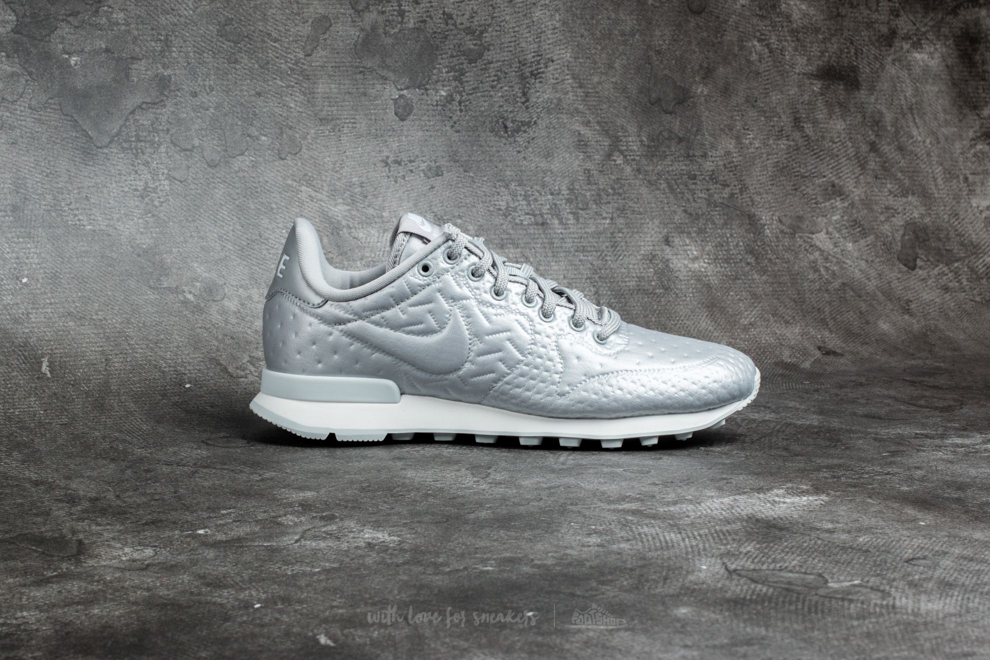 Women s shoes Nike W Internationalist Jacquard Winter Metallic Silver Matte Silver Footshop