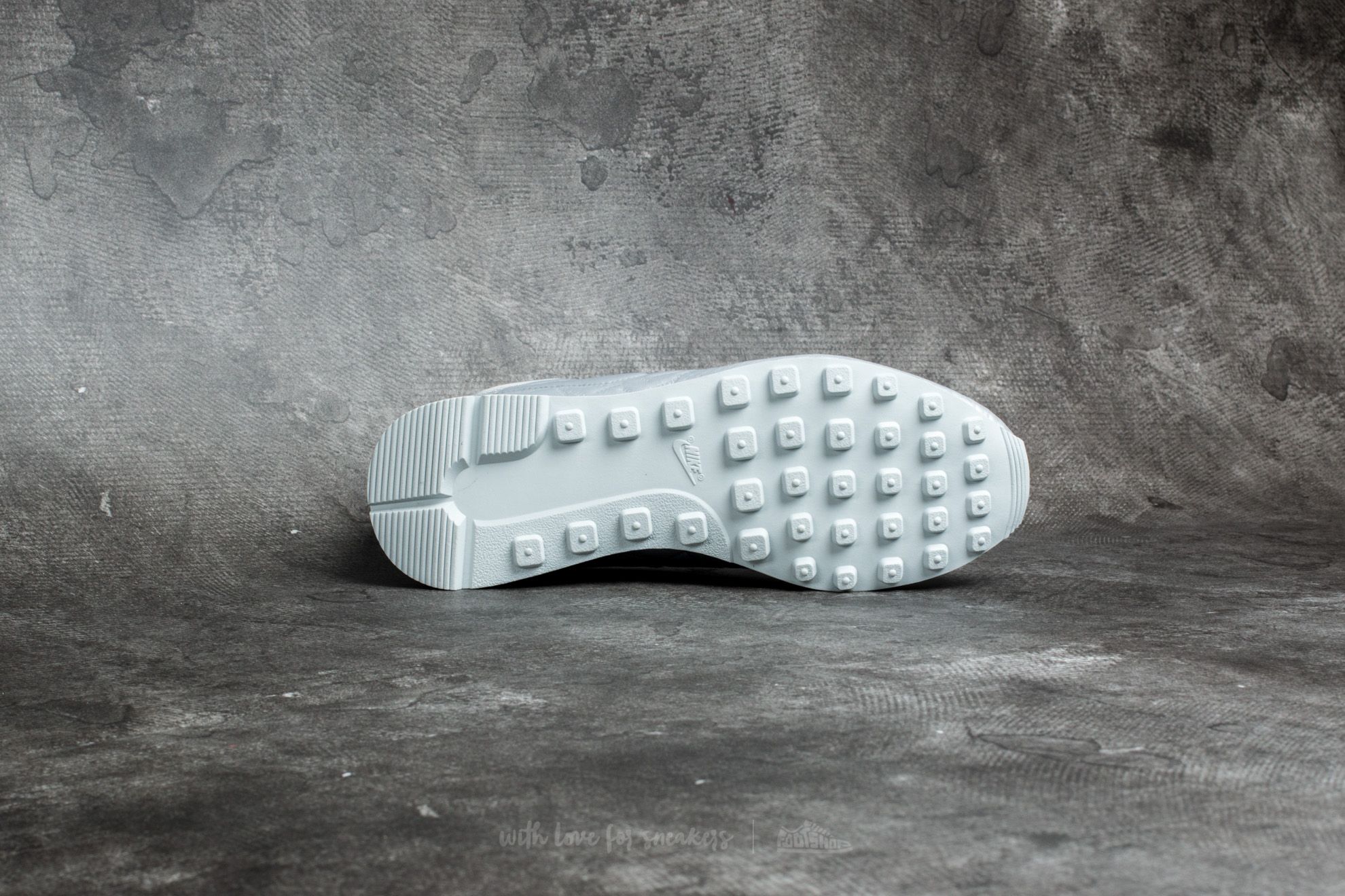 Naisten kengät Nike W Internationalist Jacquard Winter Metallic Silver/ Matte Silver