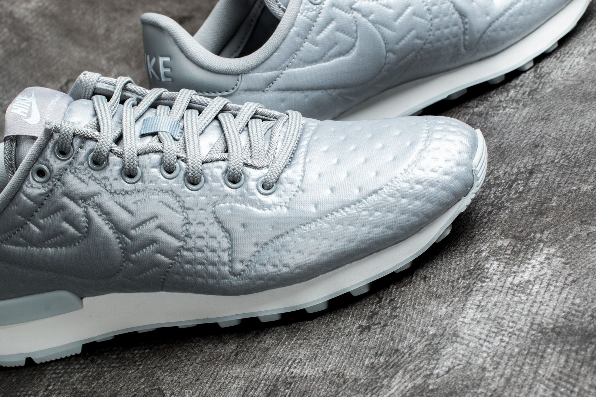Naisten kengät Nike W Internationalist Jacquard Winter Metallic Silver/ Matte Silver