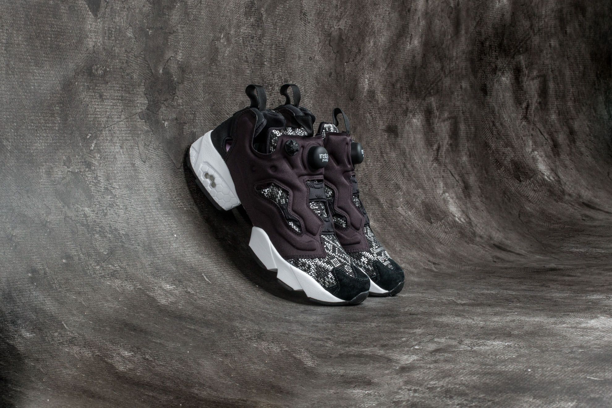 Women's shoes Reebok W Instapump Fury Gt Black/White/Shell Purple