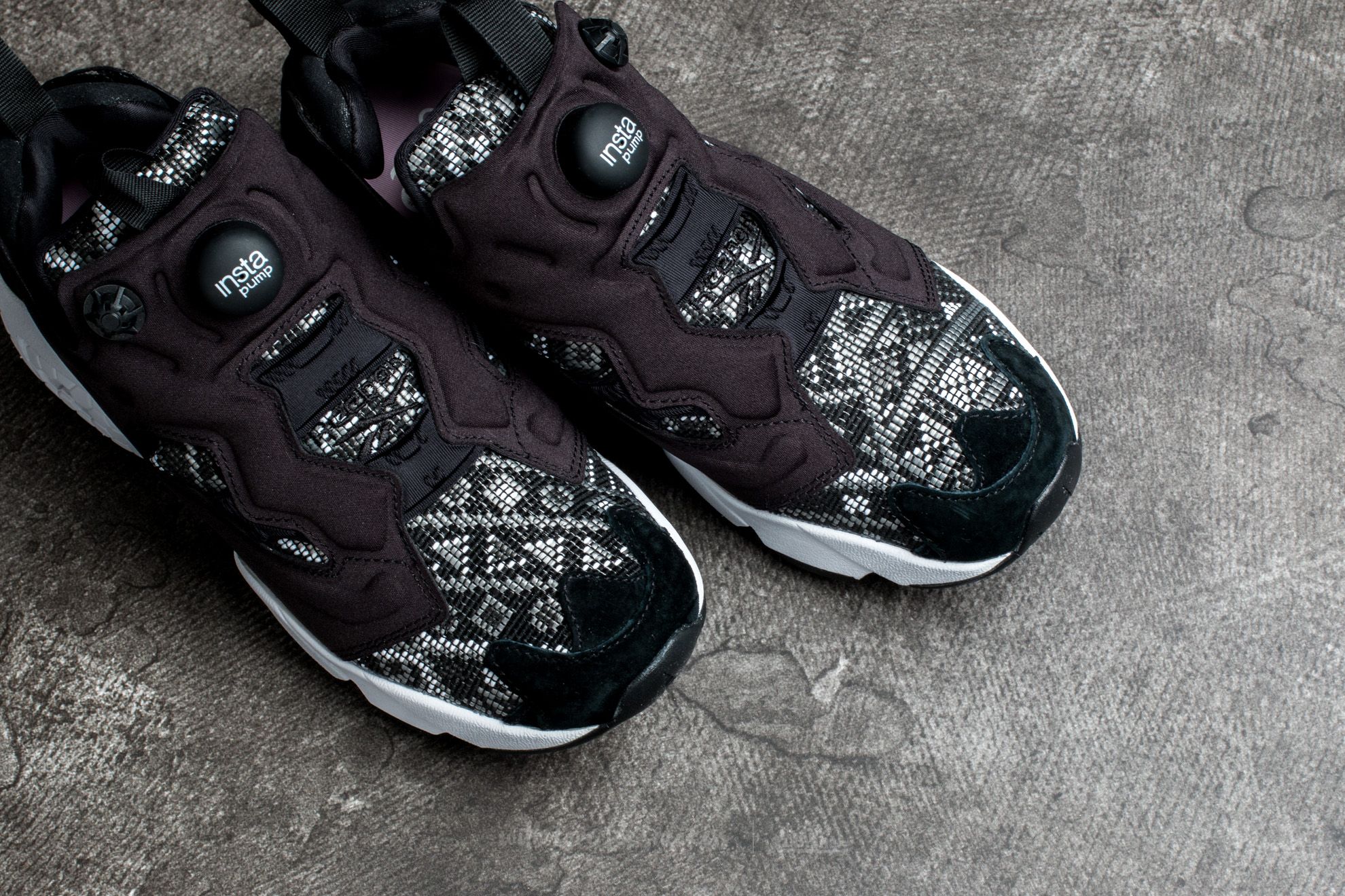 Women's shoes Reebok W Instapump Fury Gt Black/White/Shell Purple