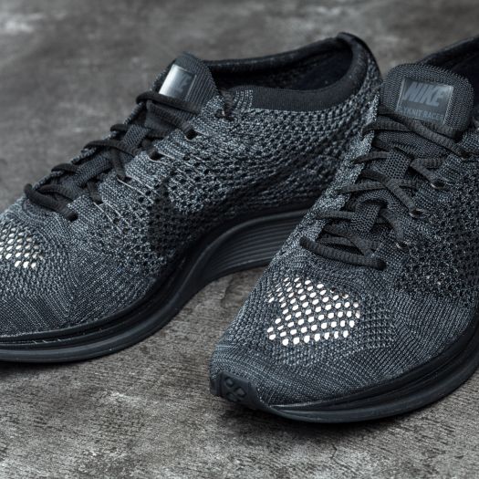 Nike Flyknit Racer