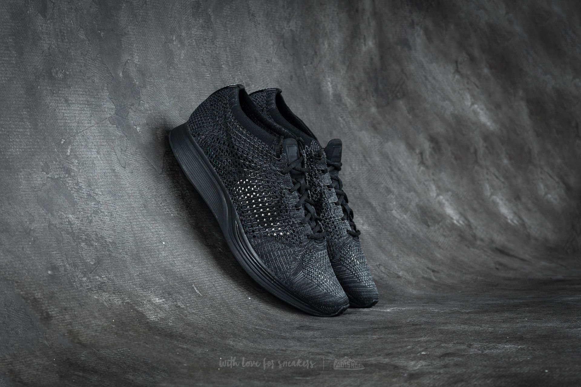 Men's shoes Nike Flyknit Racer Black/ Black-Anthracite