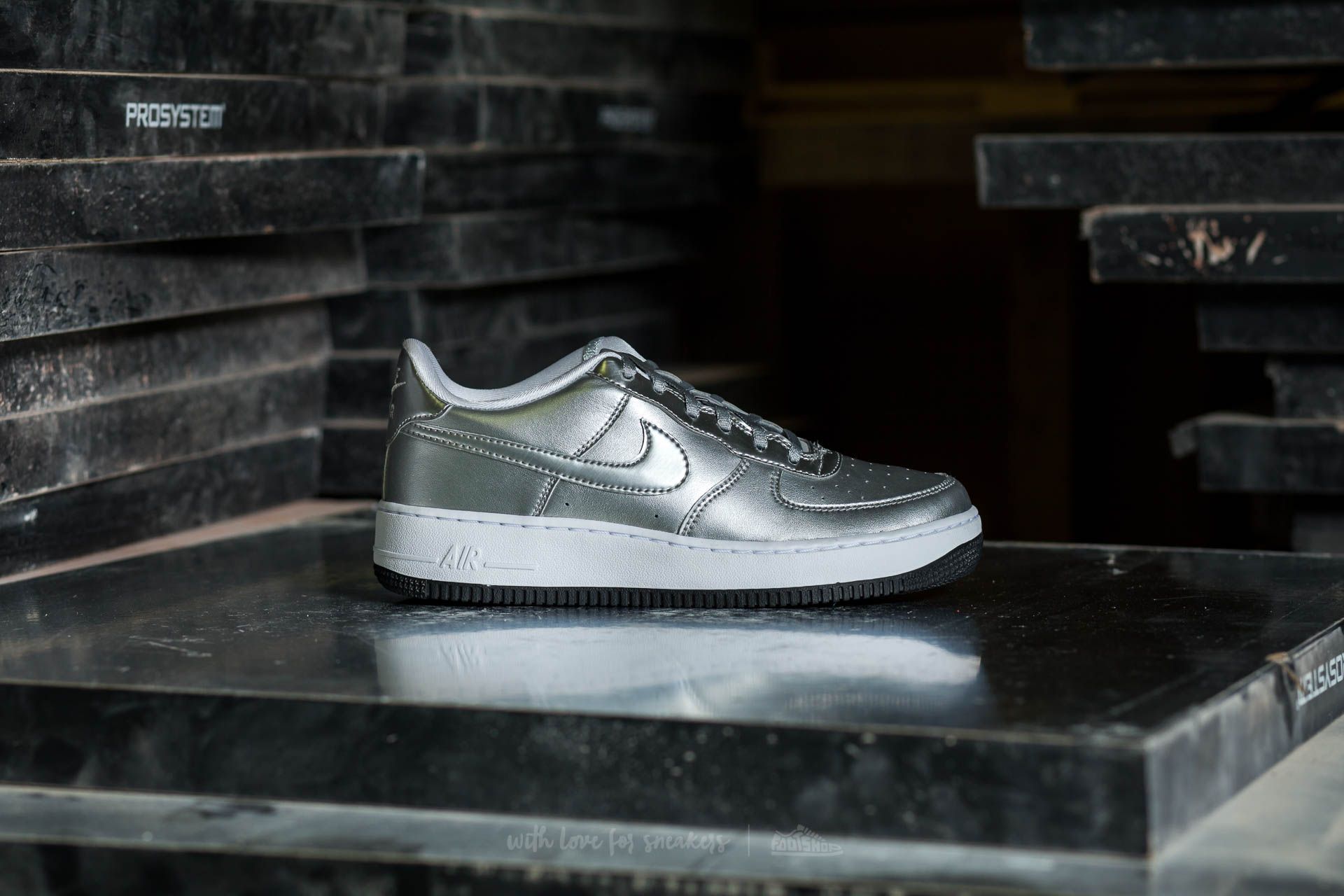 Buty damskie Nike Air Force 1 SE (GS) Metallic Silver