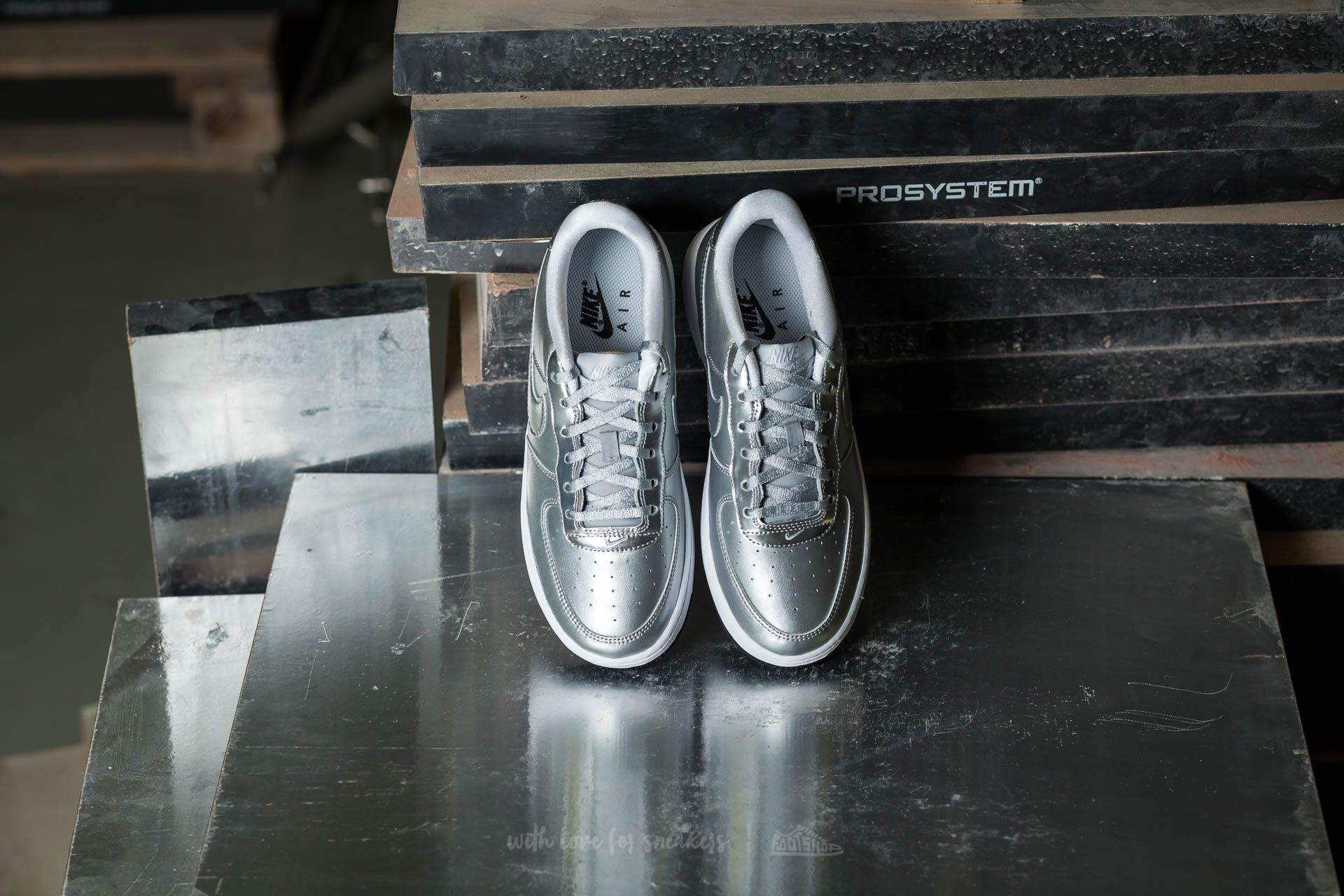 Women s shoes Nike Air Force 1 SE GS Metallic Silver Footshop