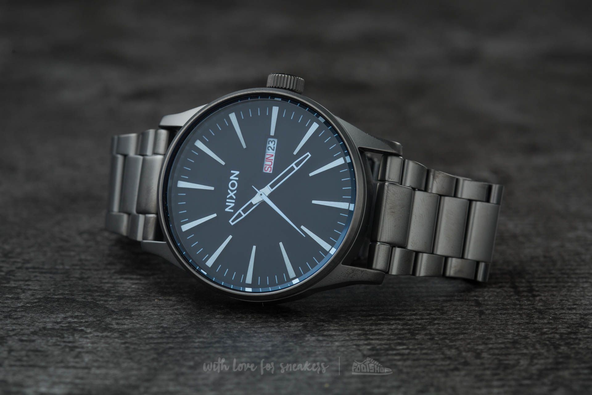 Watches Nixon Sentry SS Gunmetal Blue Crystal Footshop