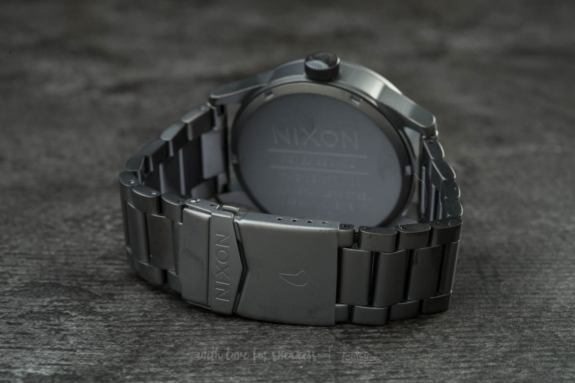 Nixon corporal ss on sale gunmetal blue crystal