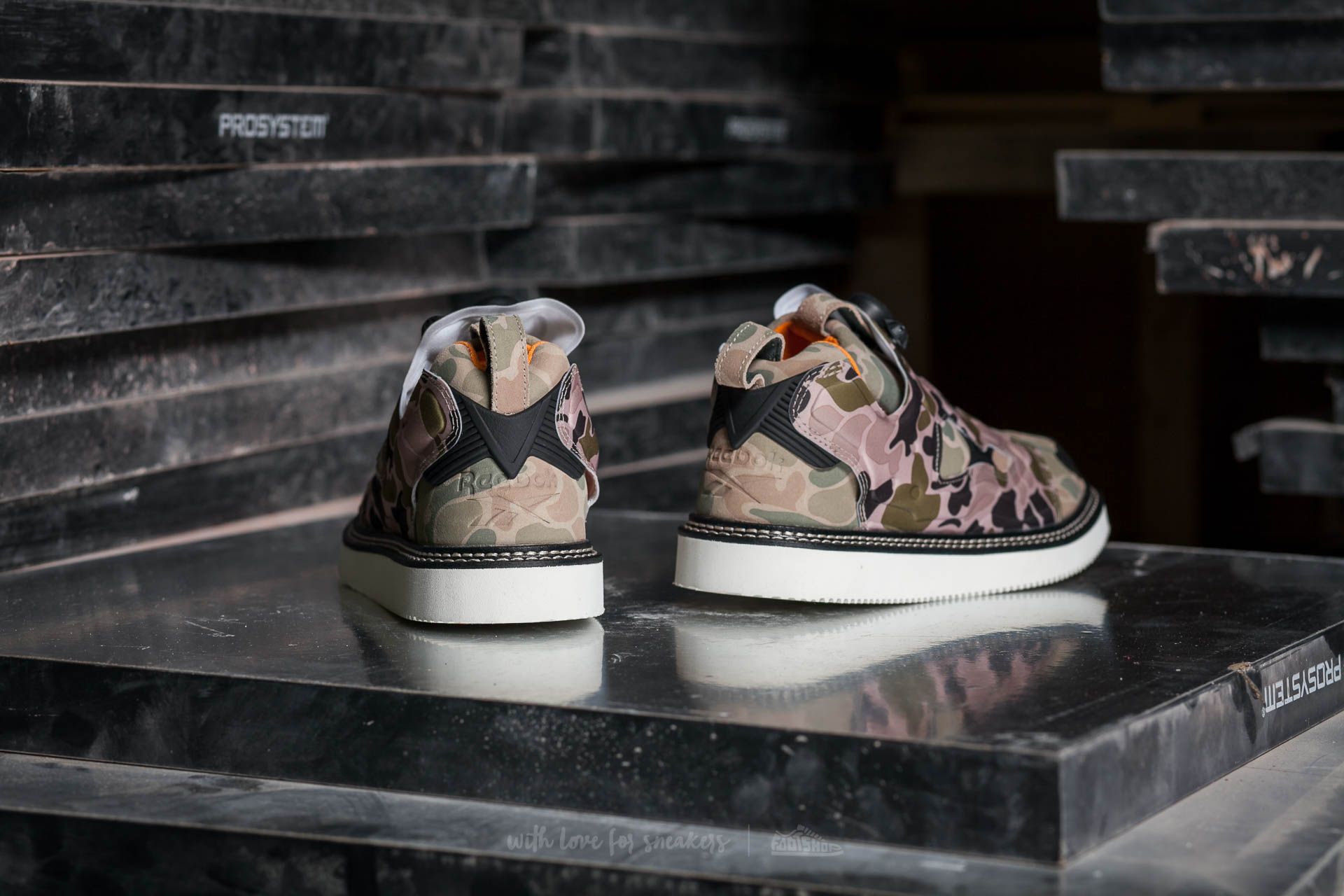 Încălțăminte și sneakerși pentru bărbați Reebok 58 Bright ST Fury Camo-Dark Sage/ Warm Olive