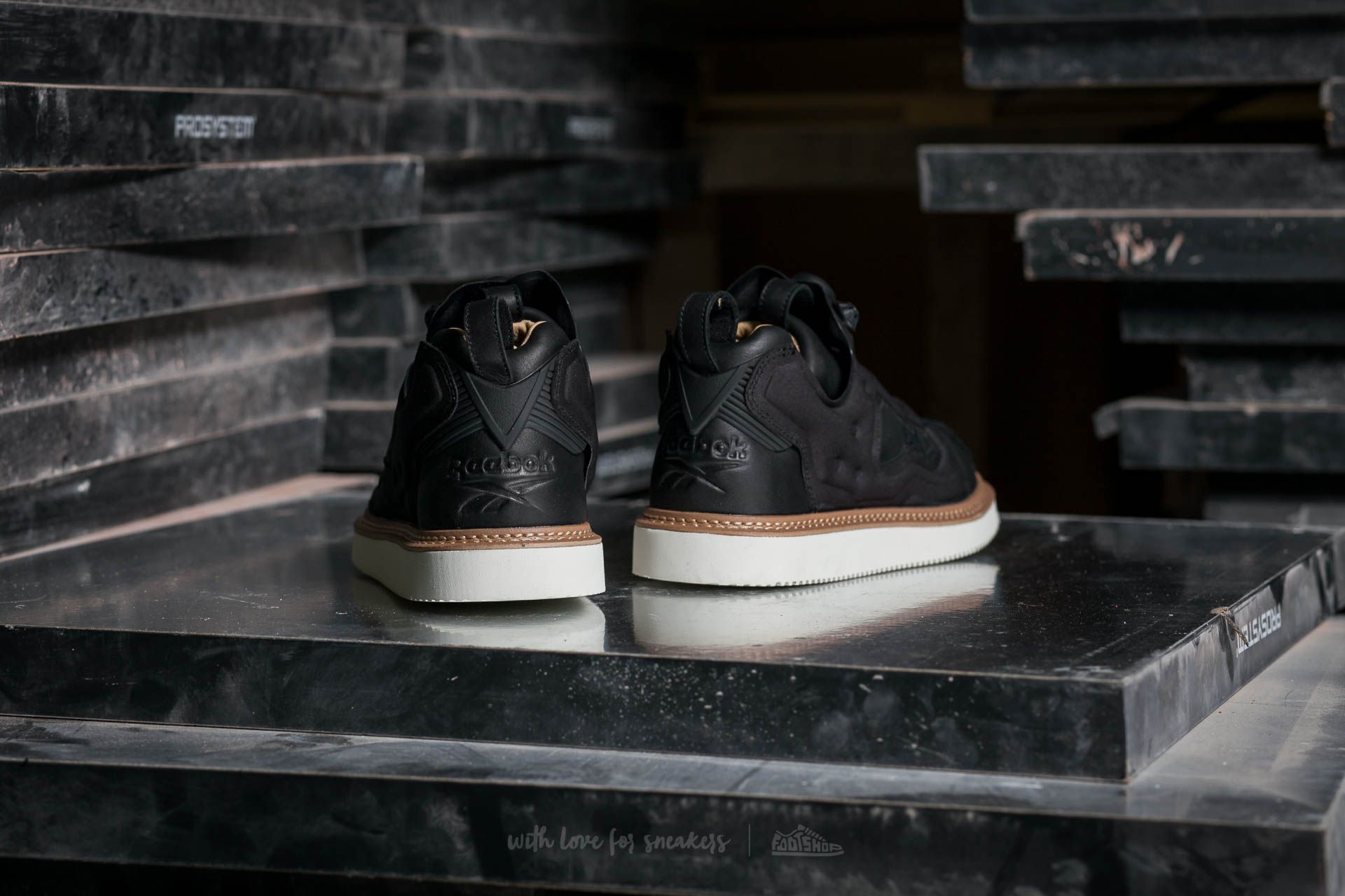 Férfi cipők Reebok 58 Bright ST Fury Black/ Paperwhite