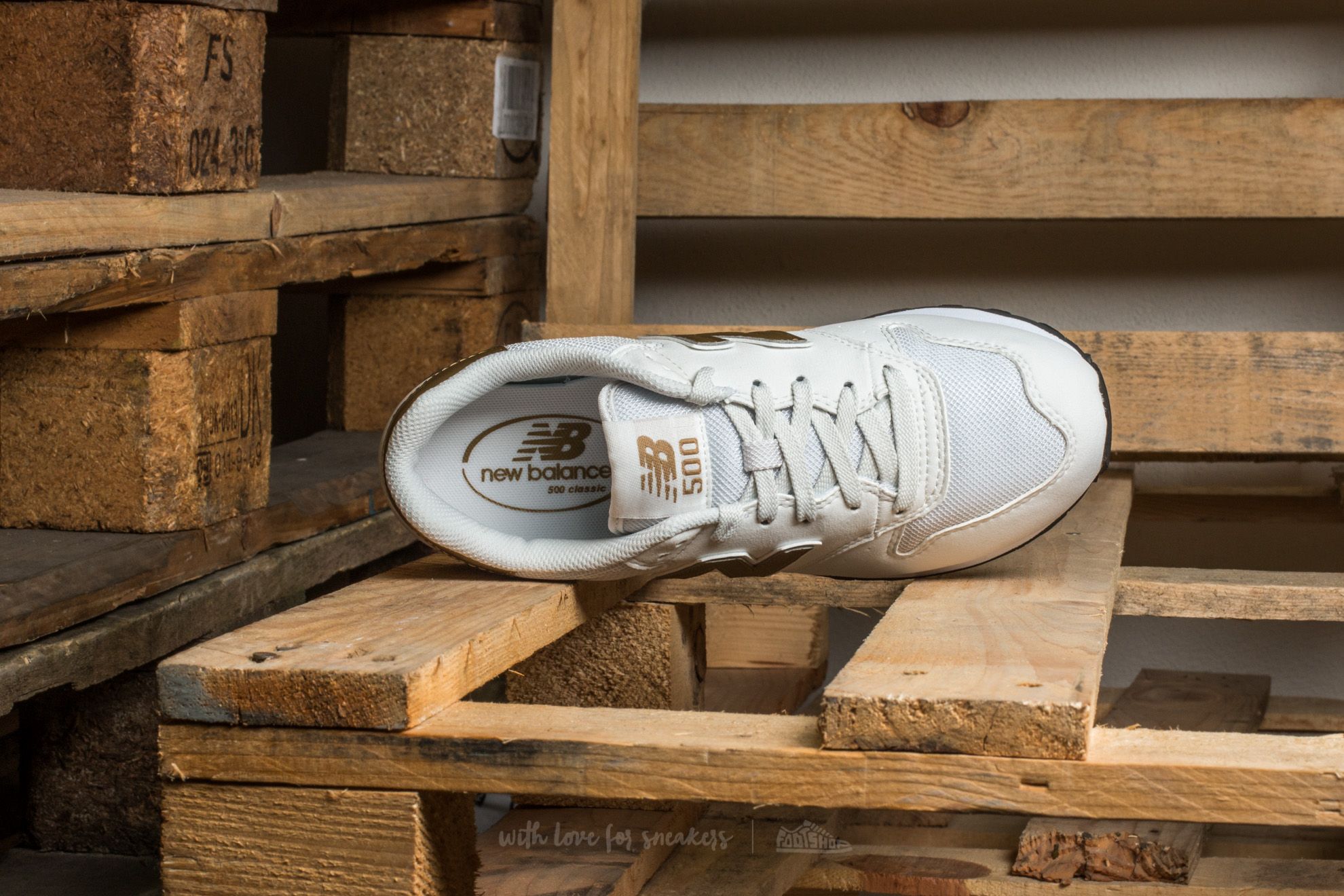 New balance gw5 white gold new arrivals