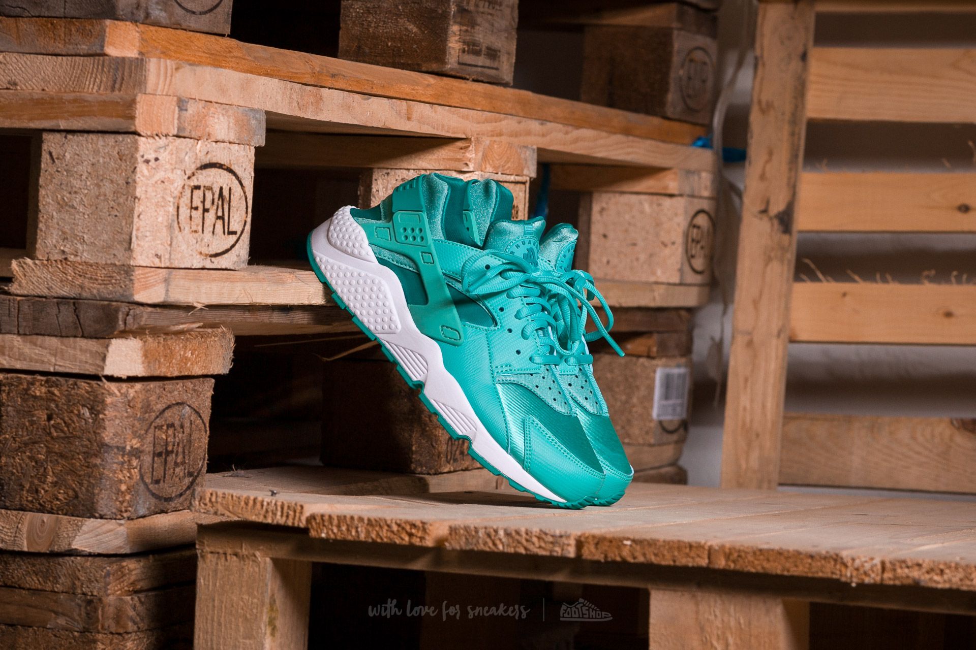 Teal nike air huarache sale