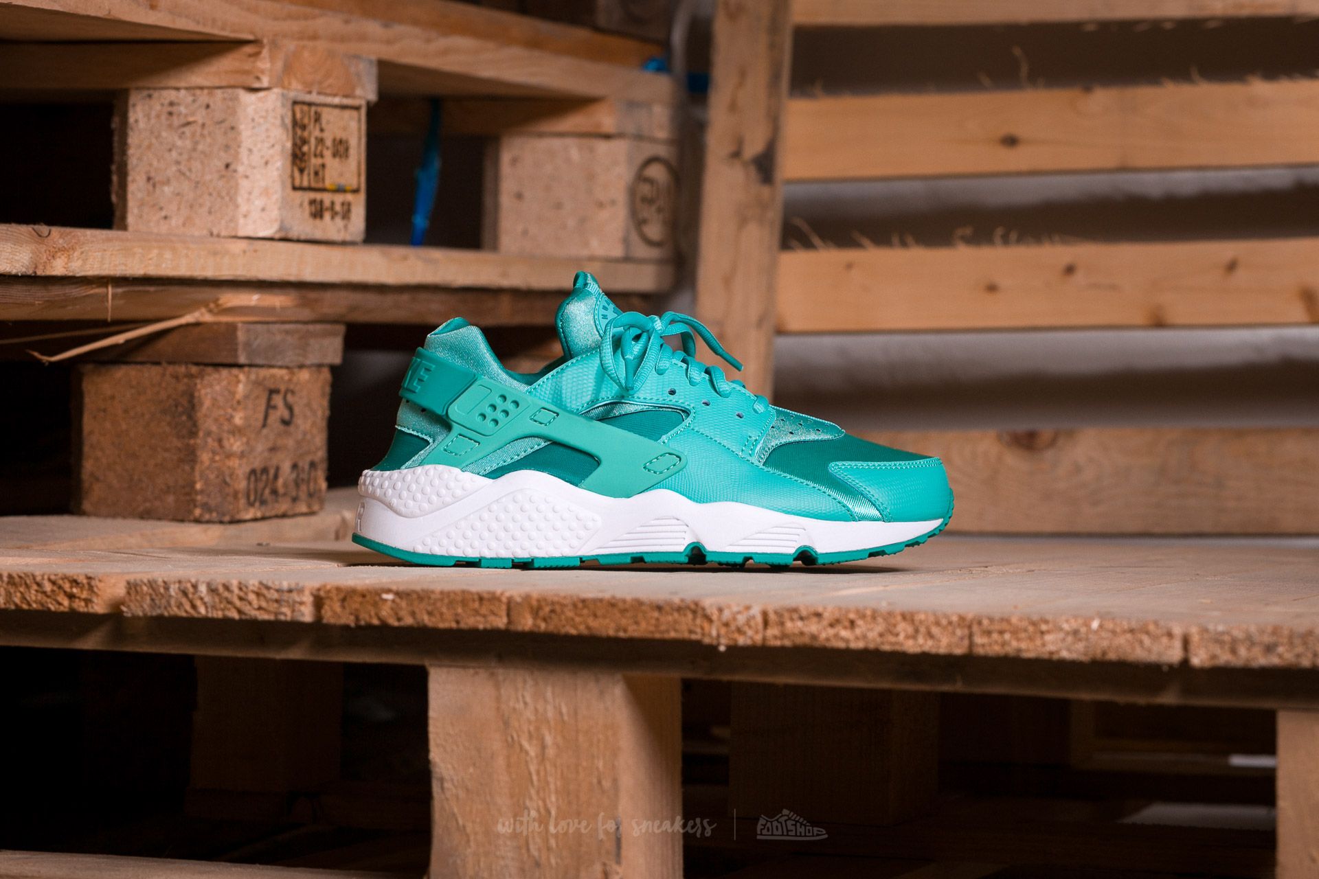 Women's shoes Nike Wmns Air Huarache Run Washed Teal/ Rio Teal