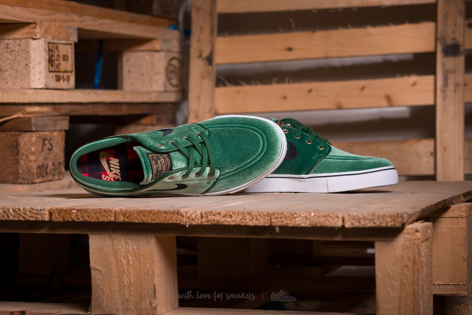 Stefan janoski green velvet hotsell